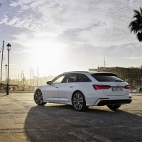 Az Audi nagyméretű kombi modellje most hálózatról tölthető hibridként is elérhető