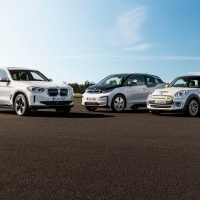 2030 végéig a BMW több mint hétmillió darab autót gurít az utakra elektromos vagy plug-in hibrid hajtáslánc-technológiával