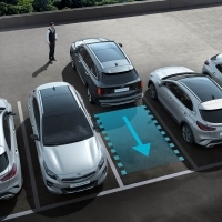 Az új Kia Sorento távirányítással működő parkolósegéddel érkezik