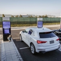 Audi Hungaria: Caroline indítja útnak az autókat a tesztpályán
