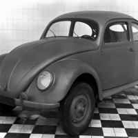 75 évvel ezelőtt kezdődött a Volkswagen Beetle sorozatgyártása Wolfsburgban