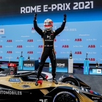 Az új DS E-TENSE FE21 megnyerte legelső E-Prix-jét Jean-Éric Vergne-nyel a volánja mögött