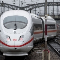 Bécs és Székesfehérvár felé is leágazhat majd a Budapest-Varsó gyorsvasút
