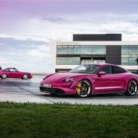 Felfrissül a Porsche Taycan: nagyobb hatótáv, fokozott kapcsolódás, több szín