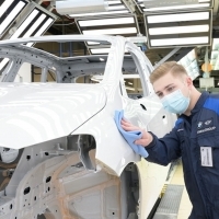 A BMW jelentős mértékben fokozza az alacsony emisszióértékű acél alkalmazási arányát Európai gyáraiban
