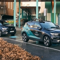 Új, vezeték nélküli töltőtechnológiát tesztel a Volvo Cars