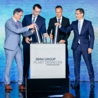 Letették Debrecenben a BMW Group csúcstechnológiás gyárának alapkövét