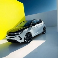 Az Opel a kompakt SUV kategóriába is elhozza a GSe modellek sportosságát