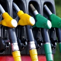 Megszünt az üzemanyag ársapka, a kormány megszüntette az üzemanyagár-stopot