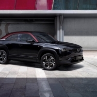 A Mazda bemutatja a Mazda MX-30 e-Skyactiv R-EV modelljét Európában