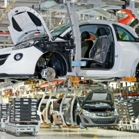 A német autóiparban már megindult a gyártási munkahelyek számának csökkenése