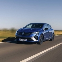 E-Tech full hibrid motorral érkezik az új Renault Clio