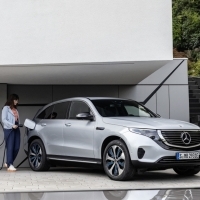 A Mercedes-Benz az elektromobilitás és a luxusmodellek térnyeréséről számolt be a magyarországi újautó-piacon